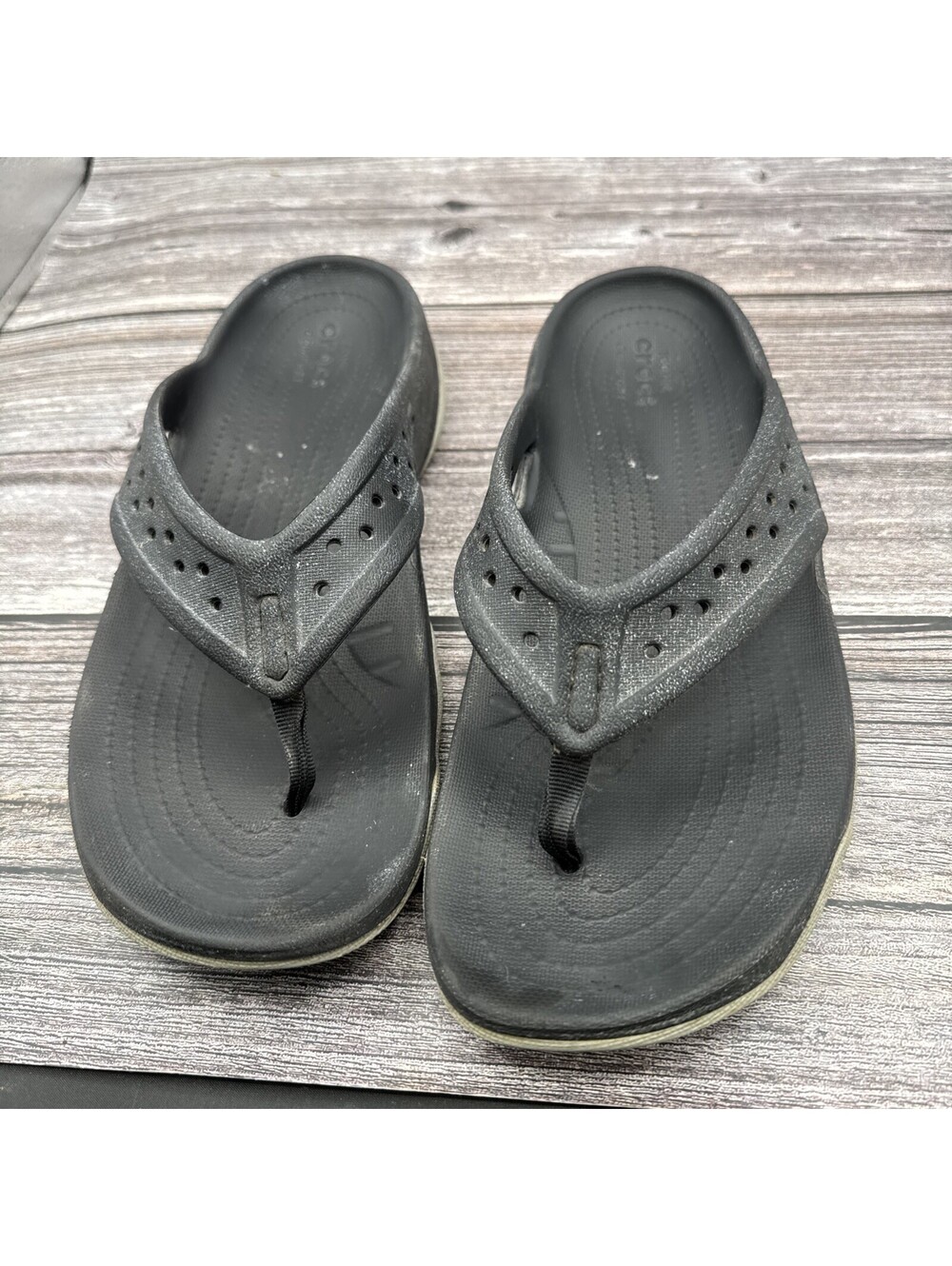 Men's Size 10 Swiftwater Iconic Comfort Crocs Flip Flops Shower Sandals 204961